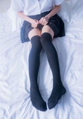亚洲淫妇av在线_720迅雷电影在线